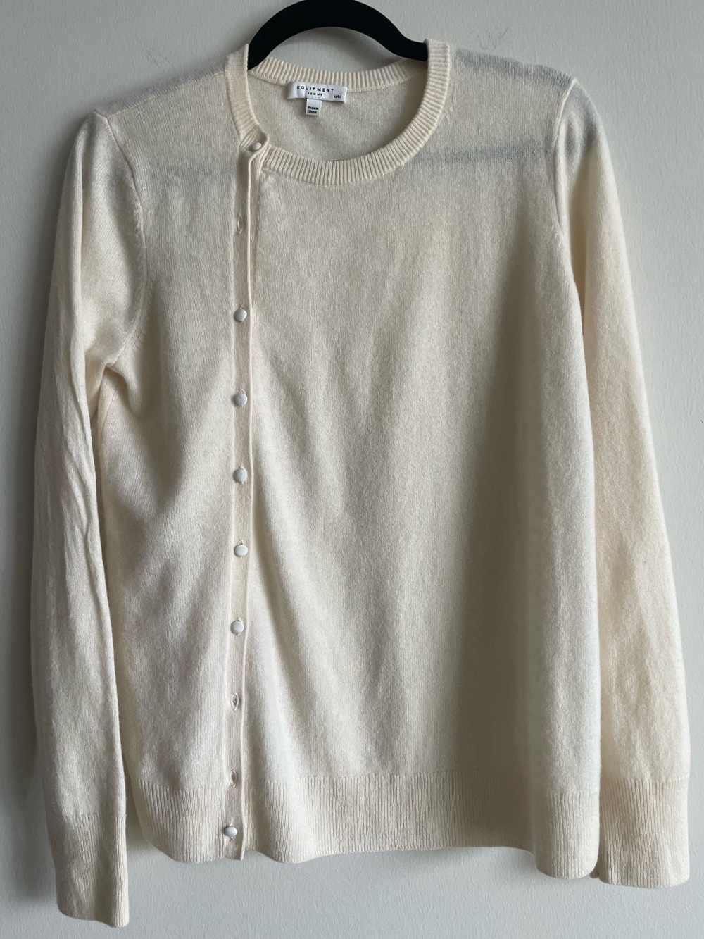 Equipment Femme cashmere cardigan ivory buttercream classic minimal ballet M